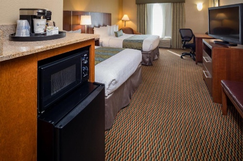Best Western Plus Airport Inn And Suites image 1